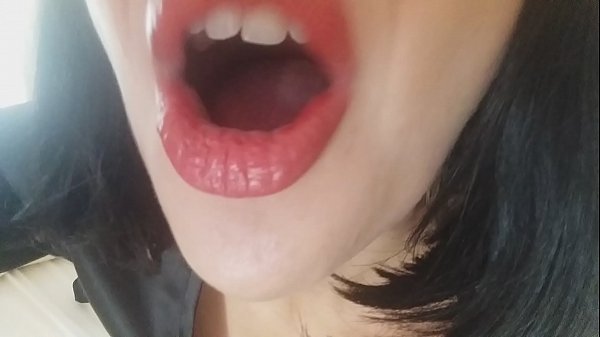 мед, сегодня мачеха не пускает тебя в школу ... Ты мне слишком нужен ...